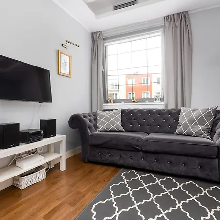 By Motlawa River & Old Town * 格但斯克