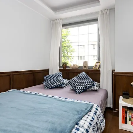 By Motlawa River & Old Town Gdańsk