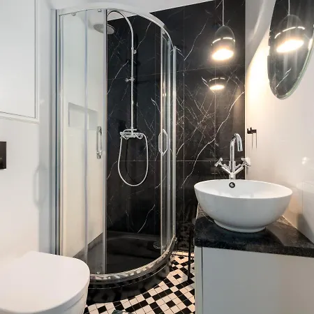 By Motlawa River & Old Town 格但斯克