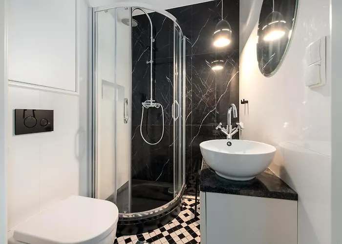 By Motlawa River & Old Town 그단스크